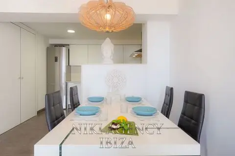 Apartamento en Cala de Bou con vistas al mar