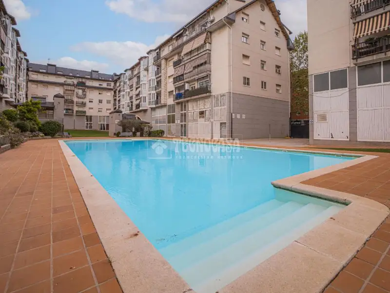 Piso en Venta 3 Dormitorios Piscina Balcon Reformado