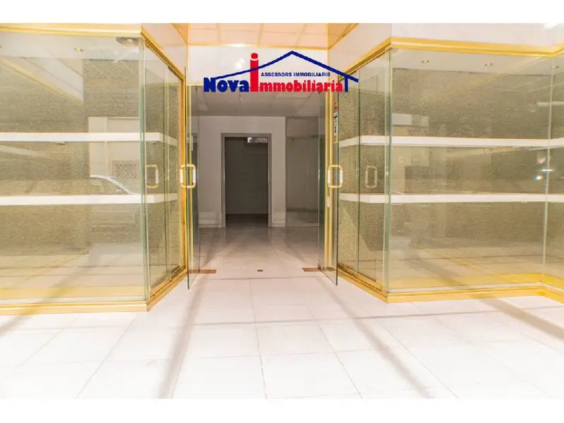 Venta Local Comercial Viladecans 99m2 2 Escaparates