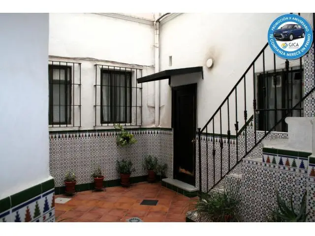 Casa de Vecinos con 8 Apartamentos en Jerez - Alta Rentabilidad