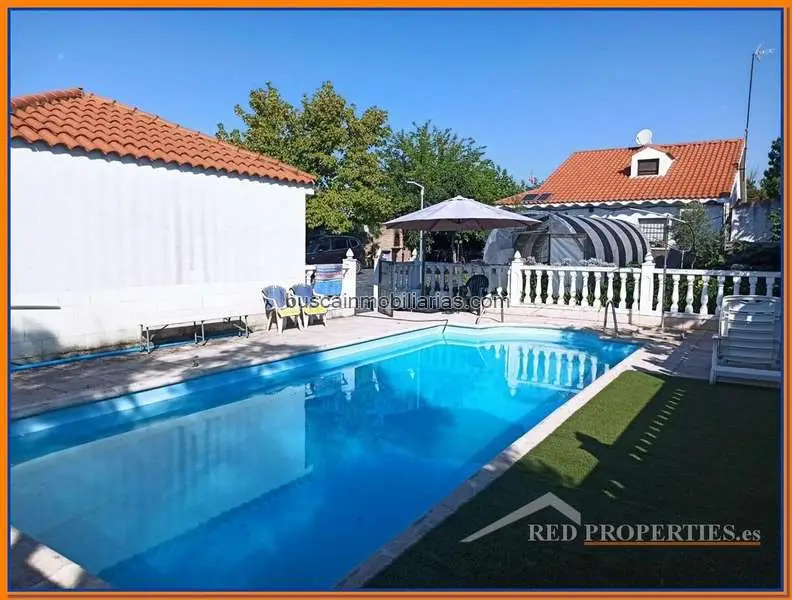 Chalet en Venta El Viso de San Juan con Piscina y Huerto