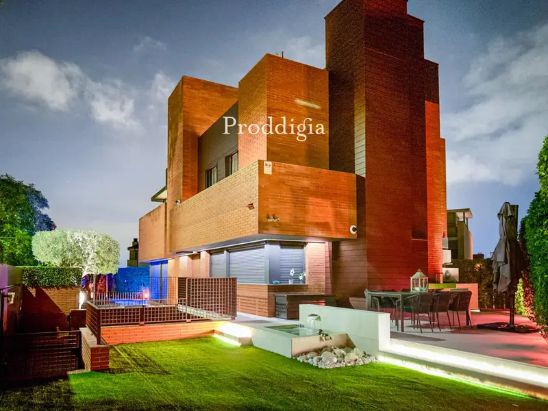 Casa Moderna en Valldoreix: Lujo y Confort