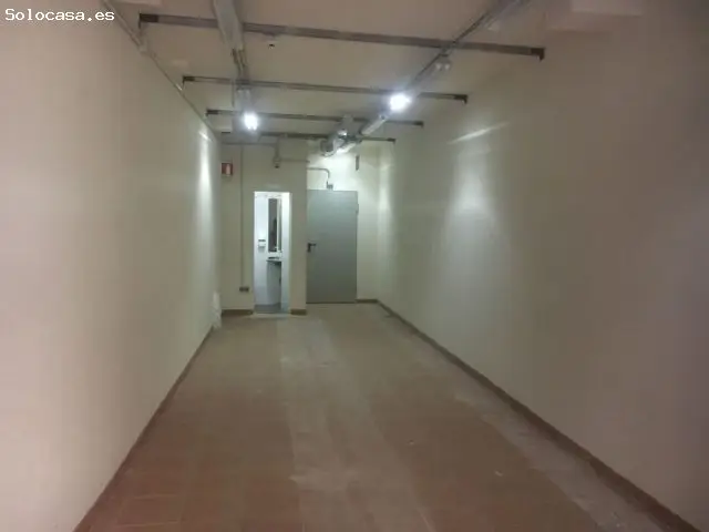 Local Comercial en Calle San Juan Burgos