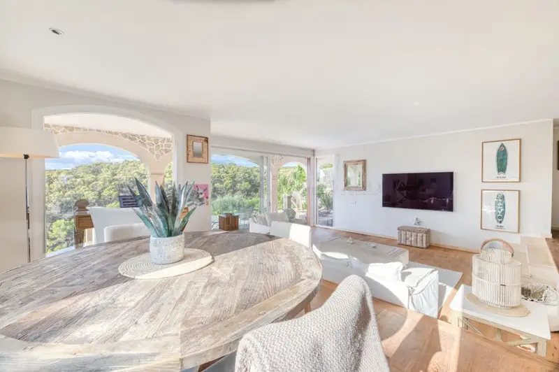 Chalet en Sol de Mallorca con Vistas al Mar y Piscina Privada