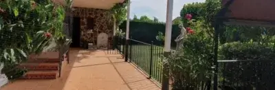 Casa Rústica en Venta con Jardín y Mobile Home