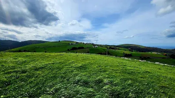 Gran Terreno con Vistas al Mar en Valles Asturias