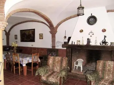 Chalet Independiente Zafra 18000m2 con Piscina y Pozo