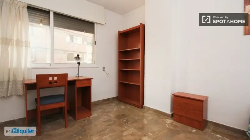 Amplia Habitaci
ón en Piso Compartido Los Pajaritos Cerca Estaci
ón Tren