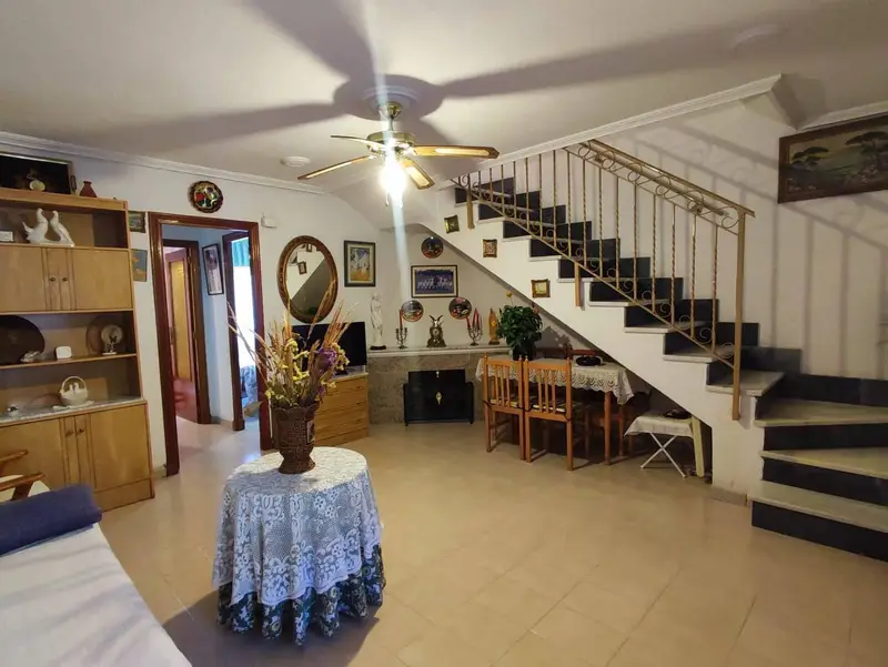 Casa en venta en Lo Pagan, Murcia: 4 dormitorios, 2 baños, jardín y garaje