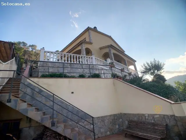 Casa En Venta - Piscina - Vallirana