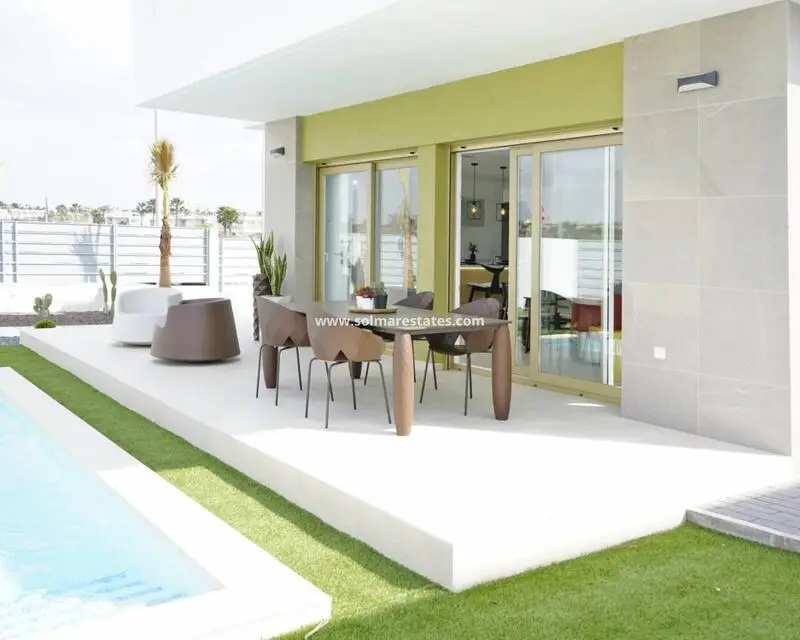 Villa de Lujo 3 Dormitorios Vistabella Golf Alicante