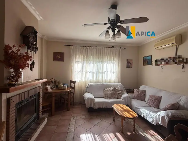 Casa en Algeciras con Garaje y Negocio