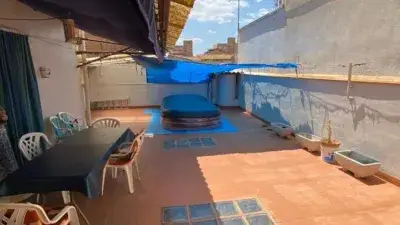 Edificio en Venta: Almacén, Cochera y Vivienda de 4 Habitaciones