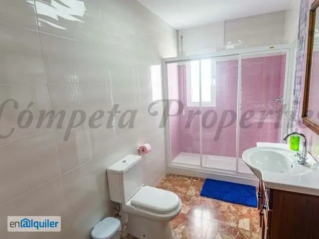 Alquiler piso con 2 baños Competa