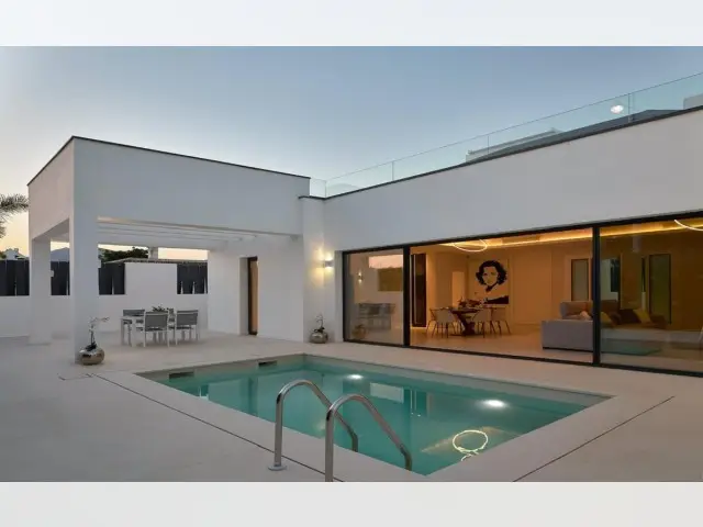 Villa Moderna 3 Dormitorios San Pedro Alcántara Playa Piscina Privada
