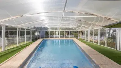 Villa de Lujo con Piscina Climatizada y Placas Solares