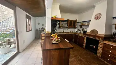 Casa en Alquiler Campos 3 Dormitorios 2 Baños Patio 238m2