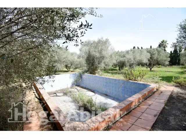 Chalet para Reformar con Piscina Cerca de la Playa
