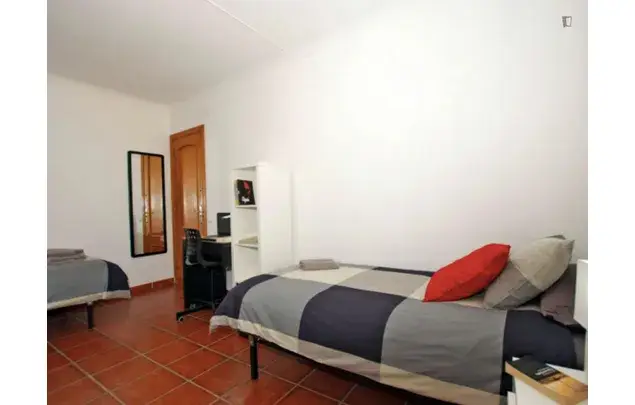 Alquiler Casa 20 Dormitorios Estudiantes Bellaterra UAB