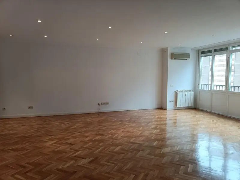 Alquiler Piso 160m2 Madrid 4 Dormitorios 3 Baños Garaje Trastero