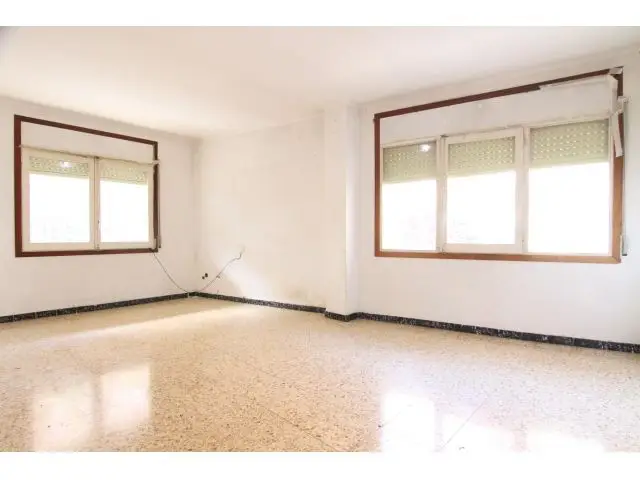 Piso 4 Habitaciones Olesa Montserrat Para Reformar 90m2 Luminoso