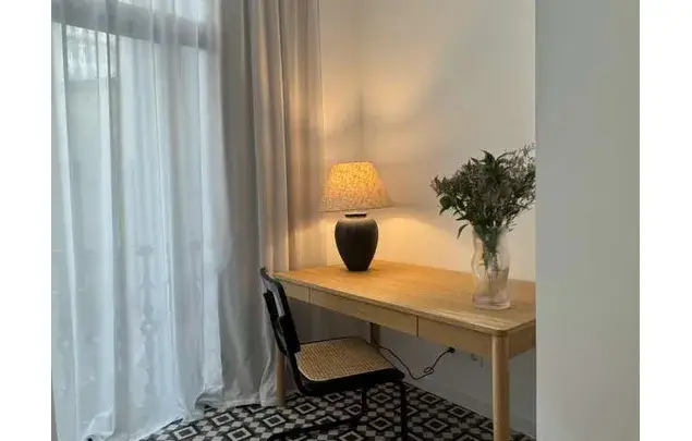 Habitaci
ón 145m
² en Barcelona - Amueblada, Wifi, Suministros Incluidos
