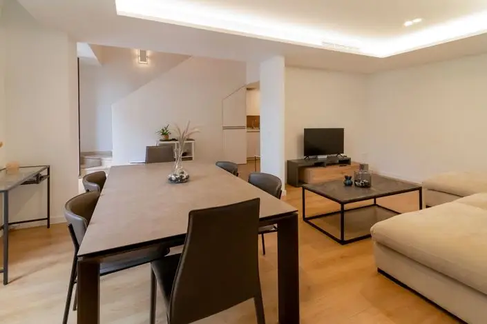 Ático 2 Dormitorios Málaga Centro: Moderno y con Encanto