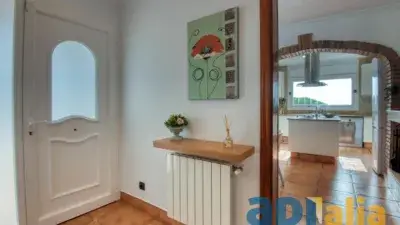 Casa en venta en Carrer del Berguedà, cerca de Carrer del Ripollès