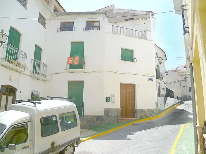 Casa de Pueblo de 4 Dormitorios en Lubrin