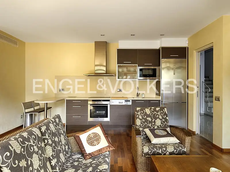 Casa en Vilafant con Ascensor Ideal para Inversión
