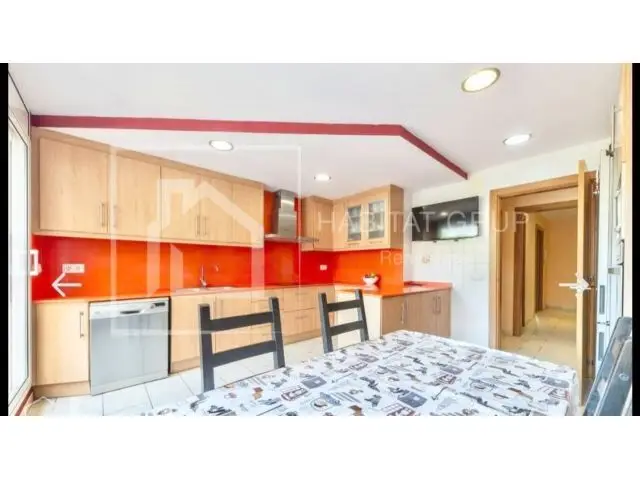 Chalet en Venta en Sabadell 4 Dormitorios 4 Banos Jardin