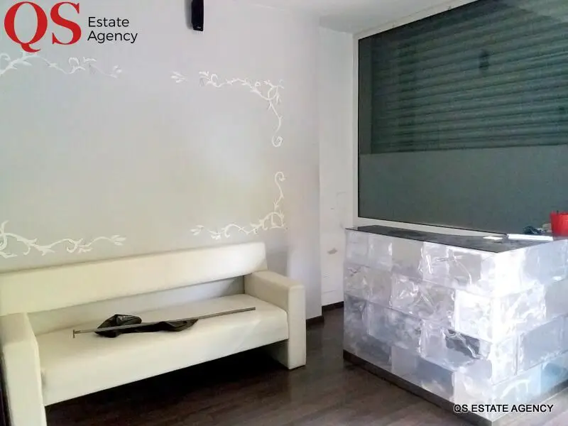 Venta Local Comercial Blanes 120m2 Equipado Peluqueria
