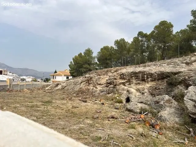 Alquiler Parcela 1250m2 Vallada Vehiculos Maquinaria Leña