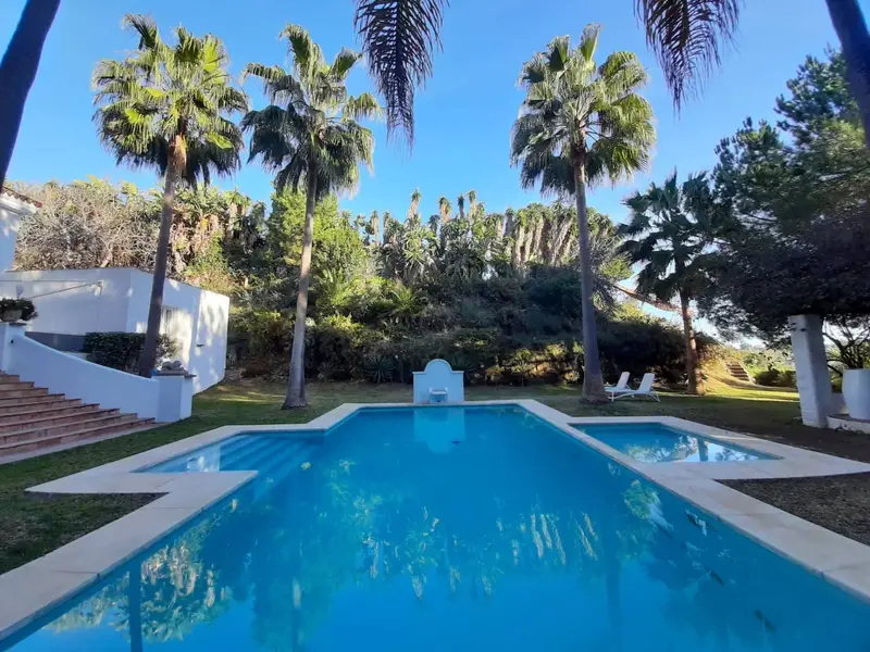 Chalet en alquiler en El Velerín, Estepona, Málaga