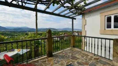 Chalet Rústico con Vistas al Río Miño y Portugal