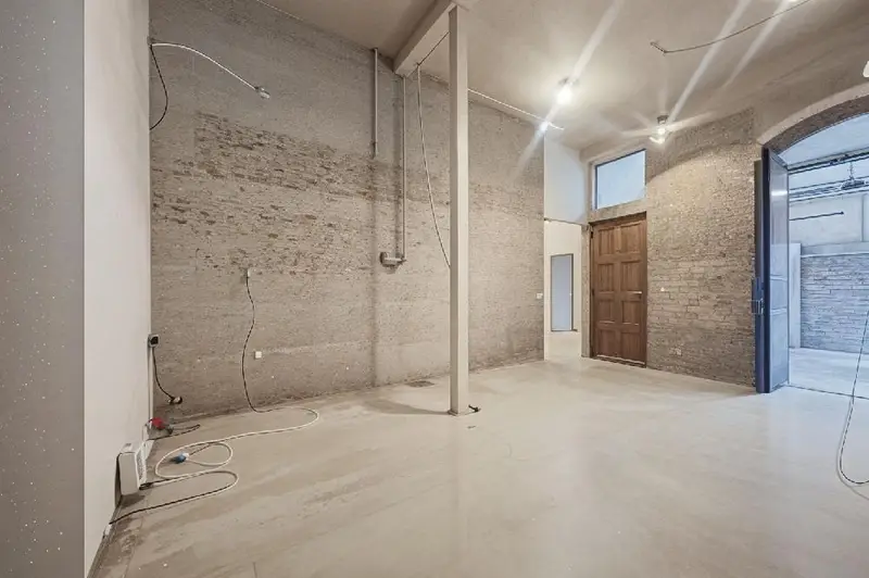 Venta Local Comercial El Raval Barcelona