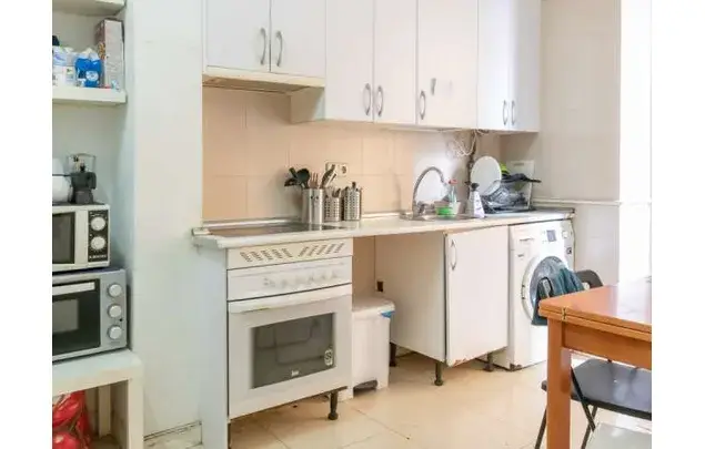 Habitación 130m² Madrid Estudiantes Cocina Moderna