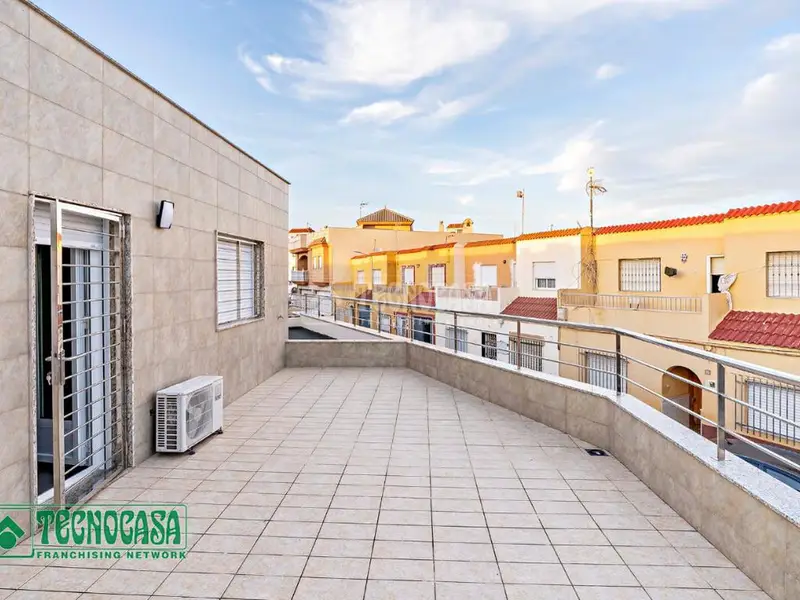 Casa en venta en La Mojonera