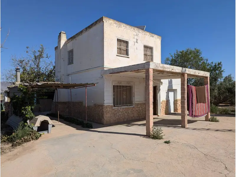 Casa de Campo en Caudete con Piscina