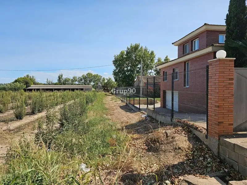 Venta Suelo 15000m2 Alcarras - Oportunidad Inversión