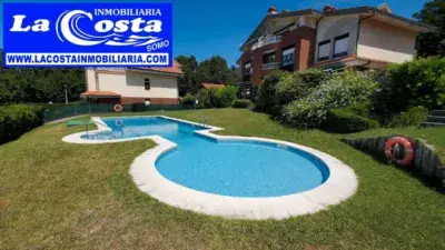 Apartamento en Somo con Terraza y Jardin Privado