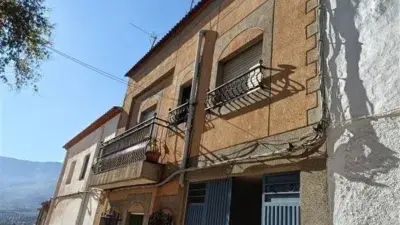 Casa en Fiñana con Vistas Panorámicas y Excelentes Conexiones
