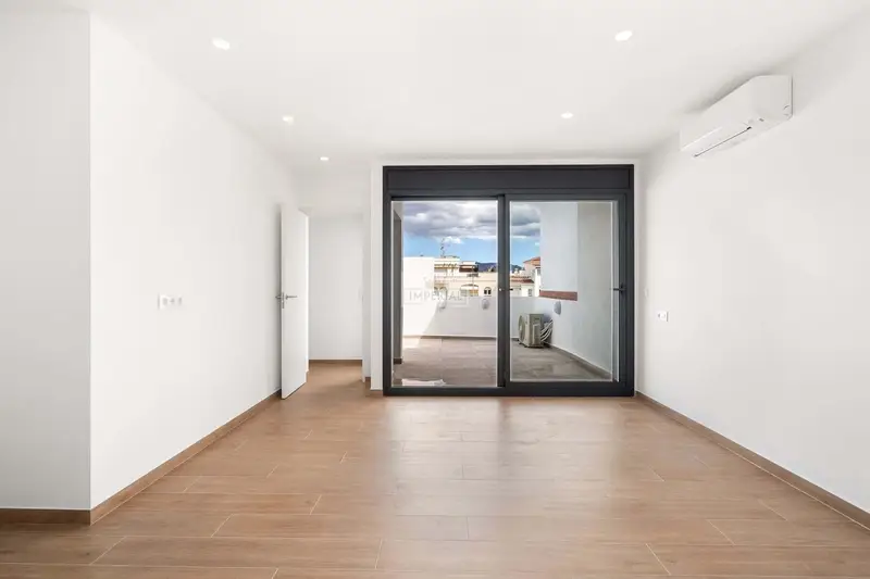 Casa en Empuriabrava con Amarre  Reformada Vistas al Mar