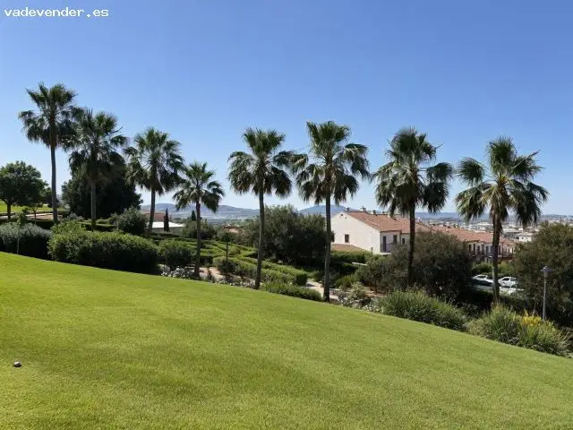 Casa en Parque La Atalaya Antequera: Amplia, Luminosa y con Garaje