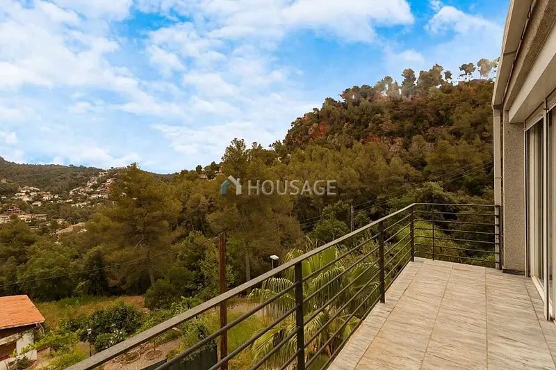 Villa en venta en Corbera de Dalt con vistas impresionantes