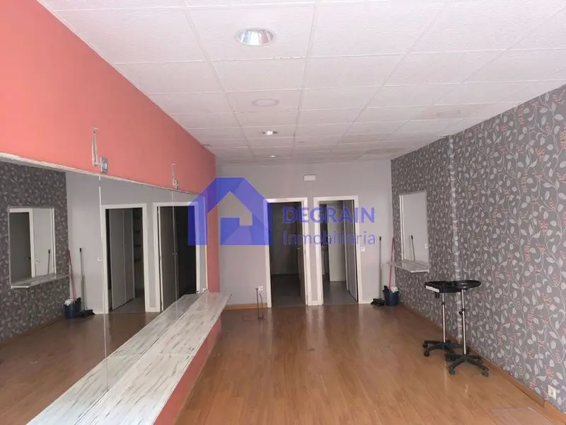 Venta Local Comercial 330m² Oviedo Asturias