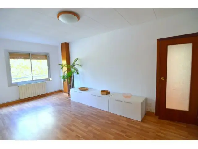 Piso en venta en Barcelona: Alto Exterior con Vistas