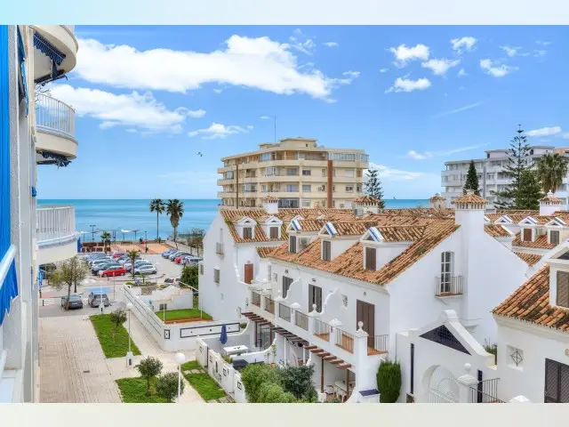Apartamento 3 Dormitorios Fuengirola Vista Mar Piscina Cerca Playa