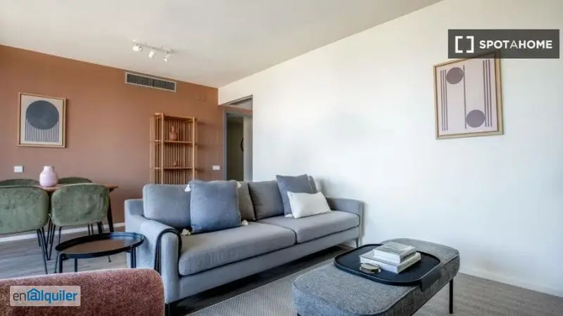 Apartamento 3 Dormitorios Sant Martí con Balcón y Piscina
