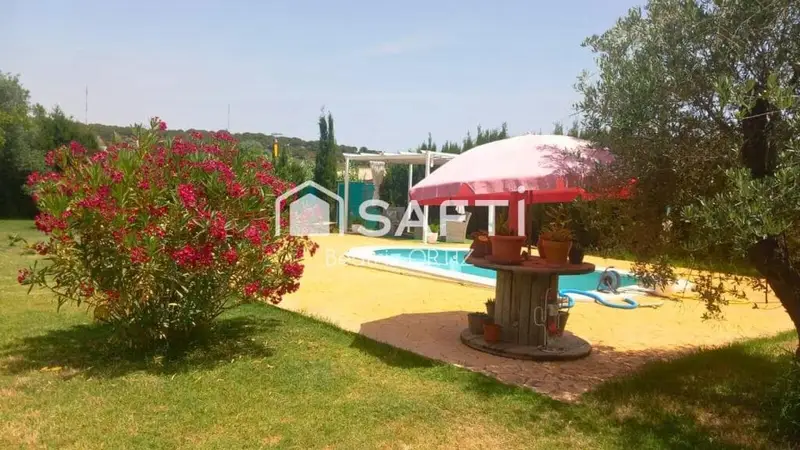 Finca Rural en Aljaraque con Piscina y Tres Segregaciones